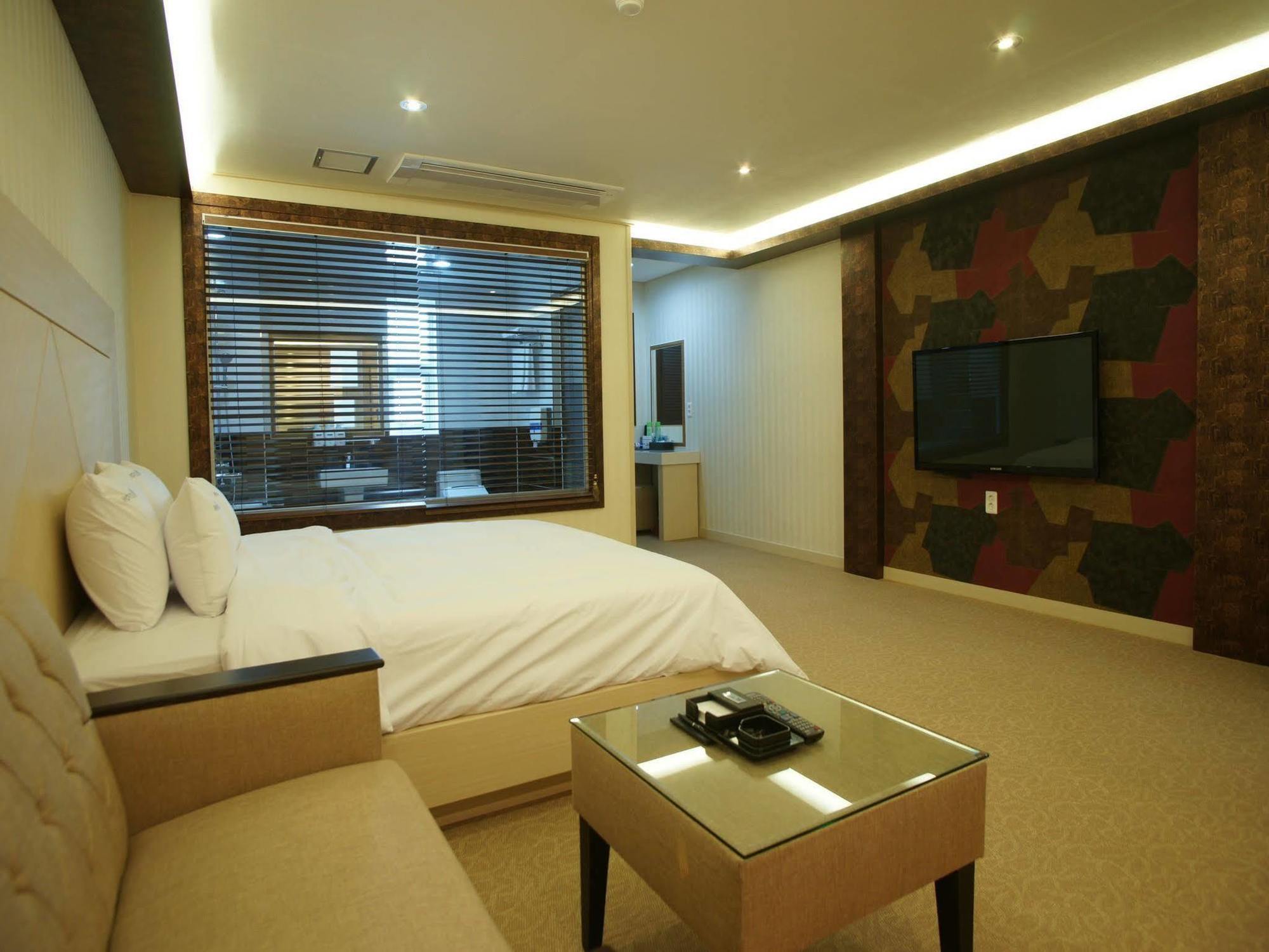 Hotel W Shinเมืองเชจู ภายนอก รูปภาพ